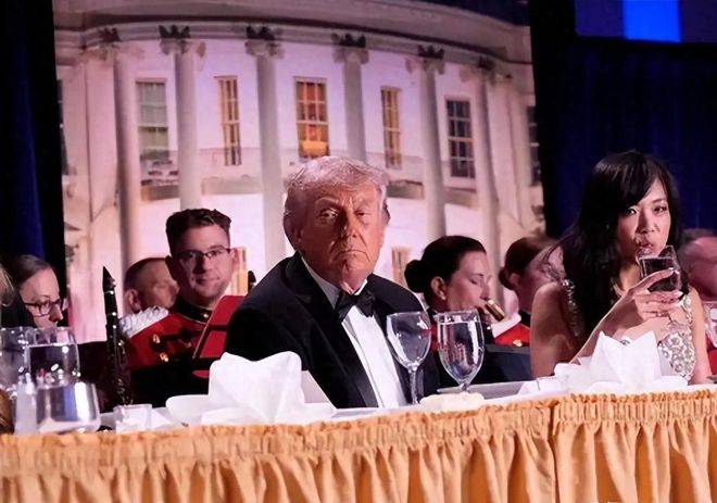 枪手亲口说出真相？刺杀目标竟不是特朗普，三大疑问已经浮出水面